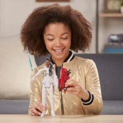 Los Vengadores - Valquiria - Figura Titan Hero -Juguetería medias 188